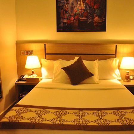 Mobushipe Moz One Executive Guest Rooms Agadez מראה חיצוני תמונה