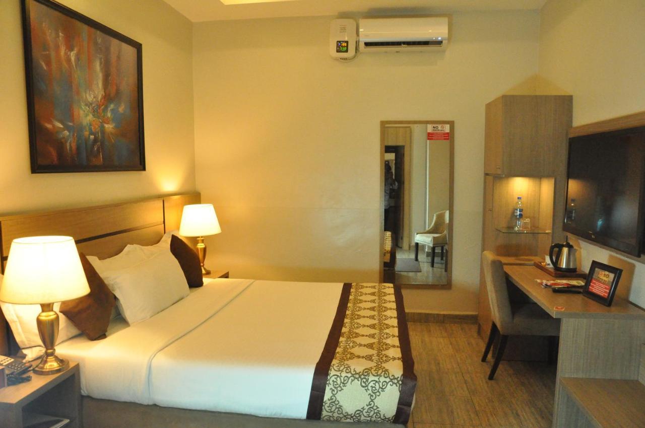 Mobushipe Moz One Executive Guest Rooms Agadez מראה חיצוני תמונה