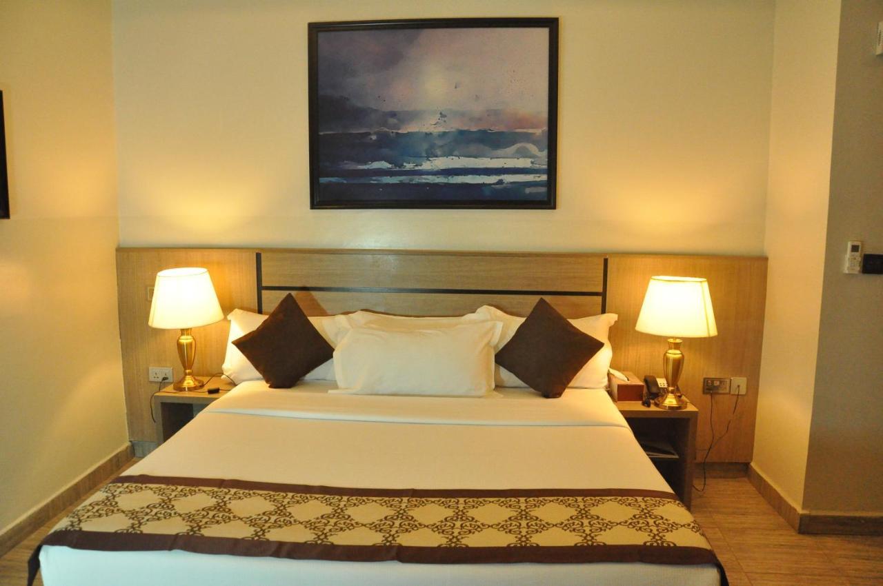 Mobushipe Moz One Executive Guest Rooms Agadez מראה חיצוני תמונה